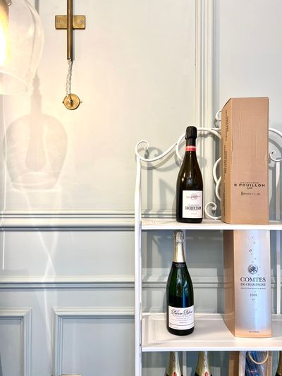 CHAMPAGNE