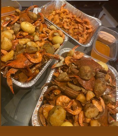 Share Size Seafood Broil