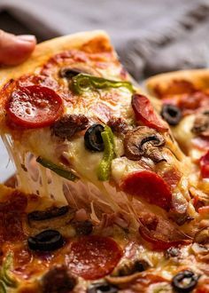 tuna  with cheese pizza